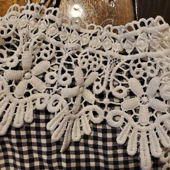 BLACK & white gingham Cold shoulder crop top - Picture 7 of 9